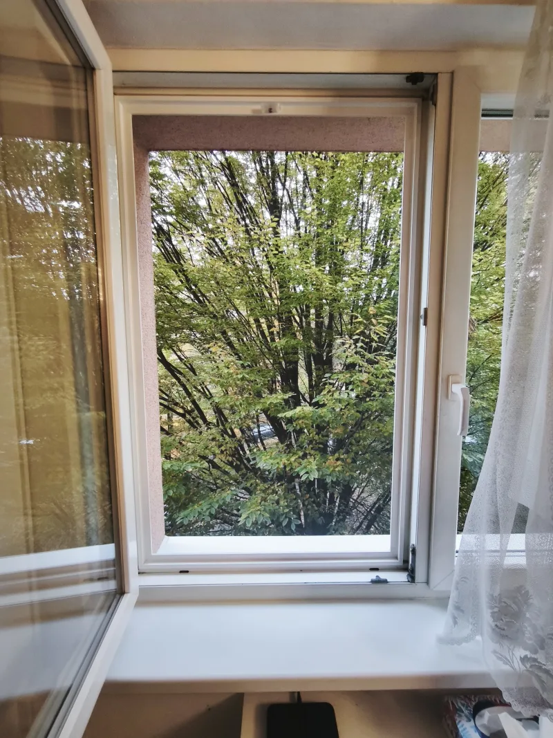 Sítě na okno, realizace Brno – Lesná