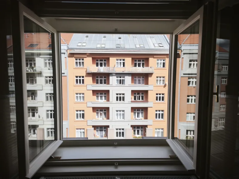 Sítě na okno, realizace Brno – Veveří