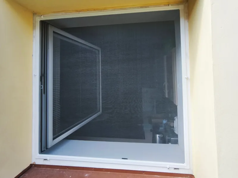 Sítě na okno, realizace Pozořice